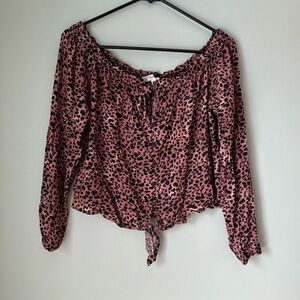 Cheetah Print Long Sleeve Off-Shoulder Shirt​